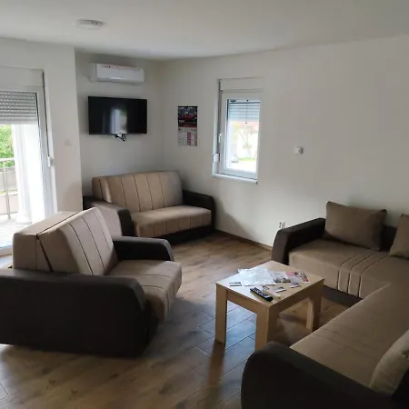 Suncani Breg 索科矿泉村